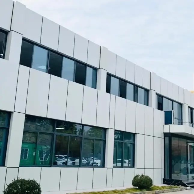 Конвенционални плоски алуминиеви еднопанелни окачени фасади